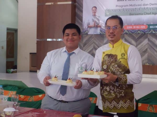 Kegiatan Peningkatan Kompetensi Siswa Program Motivasi dan Demo Masak