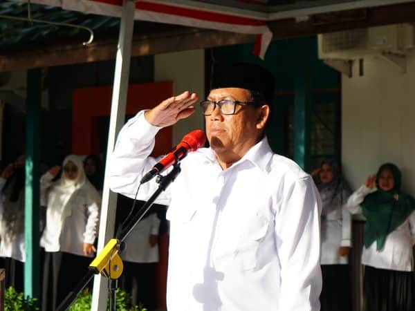 Upacara Hari Senin Sekaligus Pelantikan Mpk Dan Osim Periode 2025-2026 Dan Pembagian Hadiah Kepada Juara, Senin 6 Oktober 2025